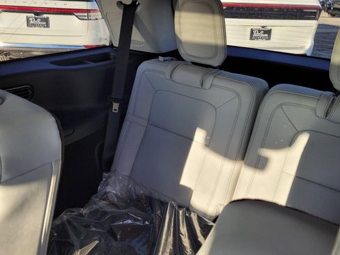 New 2026 Lincoln Aviator Reserve AWD/4WD image 12