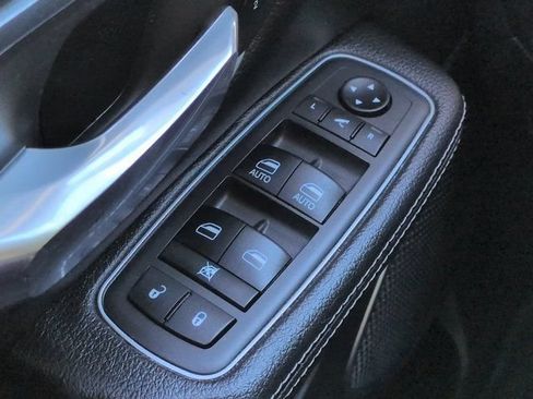 Used 2019 RAM 1500 Laramie RWD image 22