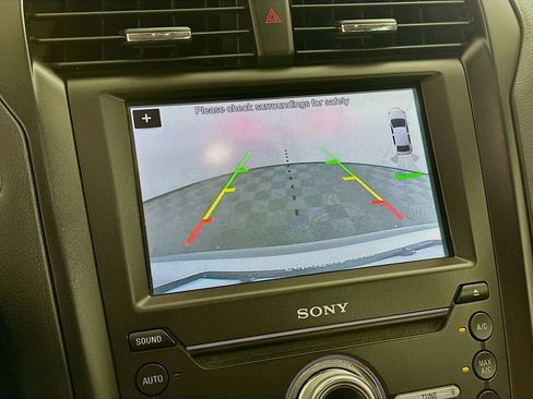 Used 2019 Ford Fusion Titanium image 23