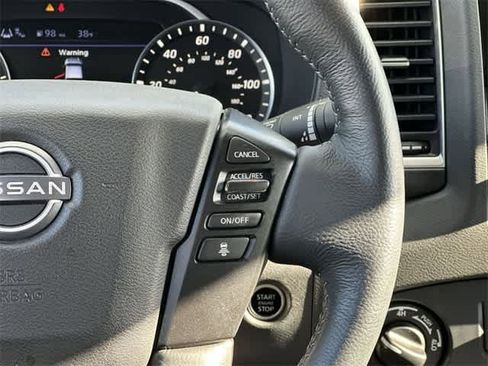 Used 2023 Nissan Frontier SV w/ SV Convenience Package image 9