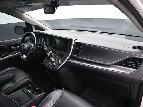 Used 2016 Toyota Sienna SE Premium w/ Protection Package FWD image 60