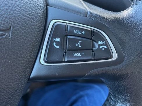 Used 2019 Ford Escape Titanium image 17