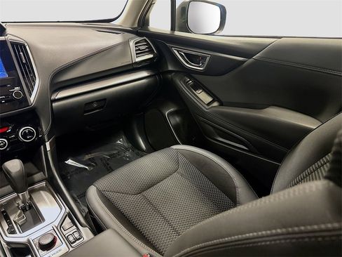 Used 2020 Subaru Forester Premium image 27