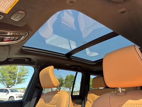 New 2026 Jeep Grand Cherokee Summit AWD/4WD image 2