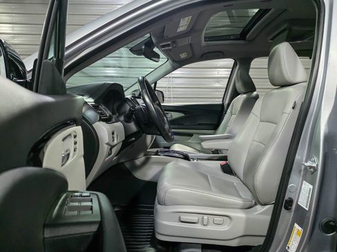 Used 2021 Honda Pilot Touring image 13