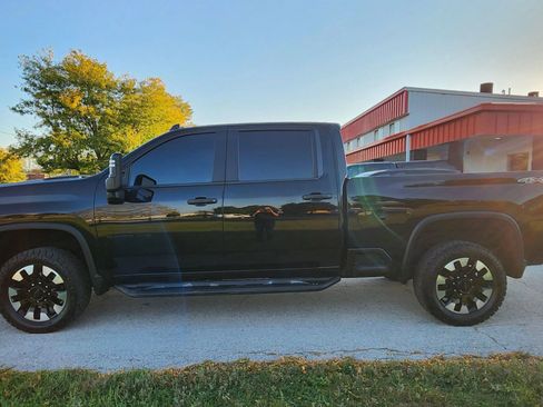 Used 2020 Chevrolet Silverado 2500 Custom w/ Custom Value Package image 14