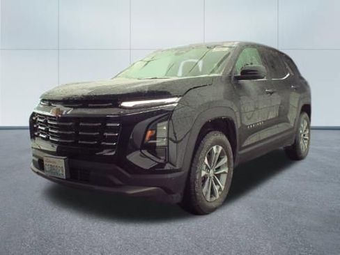 Used 2025 Chevrolet Equinox LT image 3