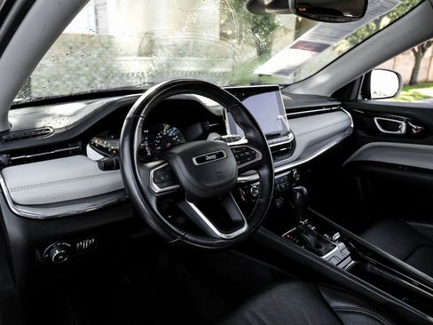 Used 2022 Jeep Compass Limited image 25