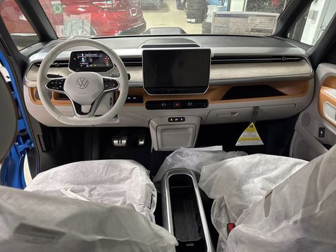 New 2025 Volkswagen ID. Buzz 1st Edition image 8