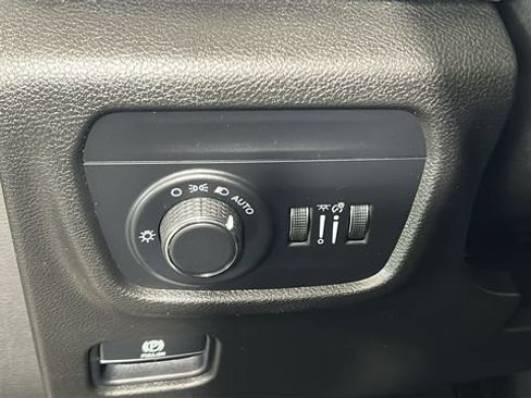 Used 2021 Jeep Grand Cherokee L Laredo w/ Luxury Tech Group I AWD/4WD image 19