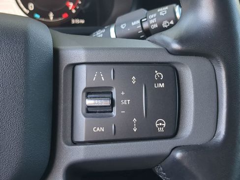 Used 2024 Land Rover Defender 130 X-Dynamic SE AWD/4WD image 26