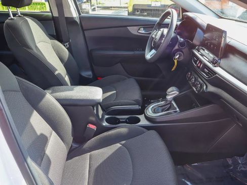 Used 2021 Kia Forte LXS FWD image 11
