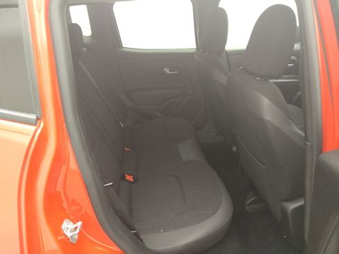Used 2020 Jeep Renegade Altitude FWD image 19