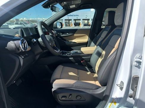New 2026 Chevrolet Equinox ACTIV w/ Convenience Package III AWD/4WD image 2