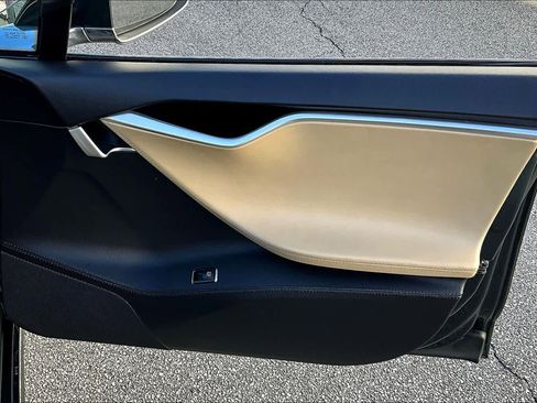 Used 2013 Tesla Model S Performance image 21