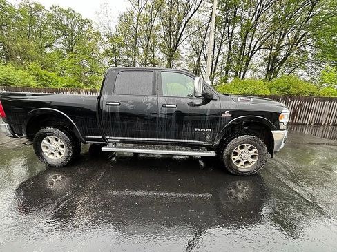 Used 2022 RAM 2500 Laramie AWD/4WD image 3