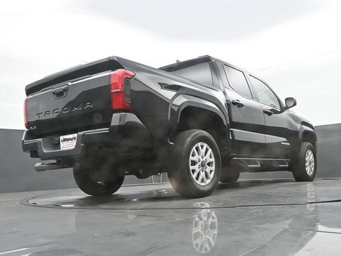 Used 2024 Toyota Tacoma SR5 AWD/4WD image 11