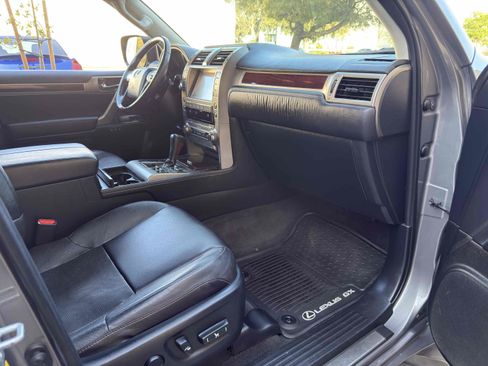 Used 2014 Lexus GX 460 Luxury image 68