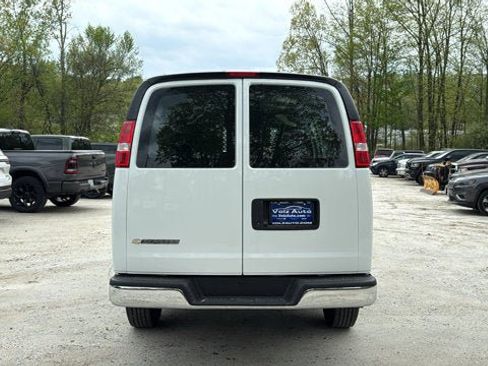 Used 2024 Chevrolet Express 2500 w/ Driver Convenience Package RWD image 7