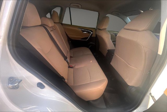 Used 2025 Toyota RAV4 XLE AWD/4WD image 25