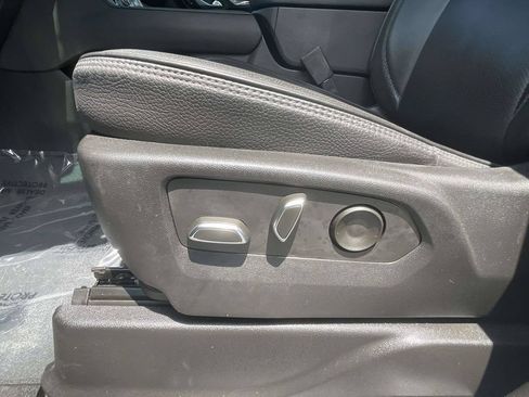 Used 2023 GMC Yukon Denali AWD/4WD image 21