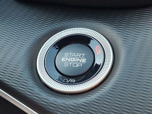 New 2025 Jeep Grand Cherokee Altitude image 19