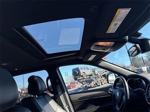 Certified 2020 Jeep Grand Cherokee Altitude image 12