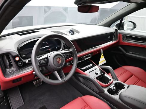 New 2026 Porsche Cayenne GTS AWD/4WD image 8