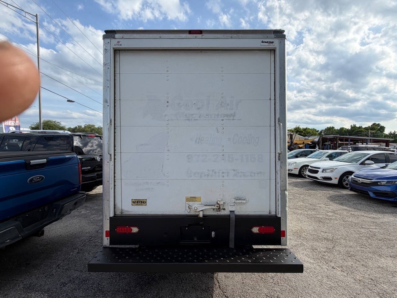 Used 2017 Chevrolet Express 3500 RWD image 8