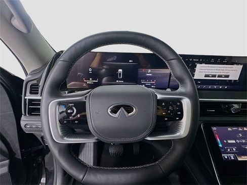 Used 2025 INFINITI QX80 Sensory image 8