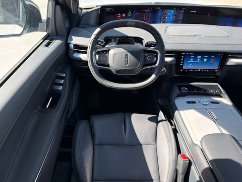 New 2026 Lincoln Navigator L Reserve w/ Jet Appearance Package AWD/4WD image 23