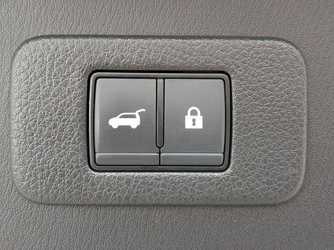 Used 2022 Nissan Armada SL w/ Midnight Edition Package image 14