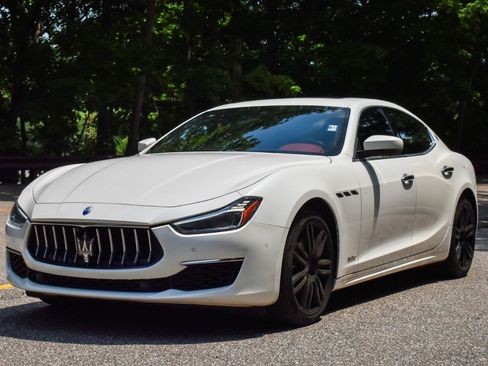 Used 2019 Maserati Ghibli GranLusso RWD image 2