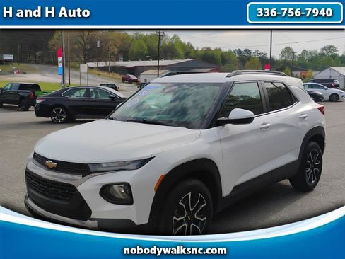 Used 2022 Chevrolet TrailBlazer ACTIV w/ Convenience Package FWD image 1