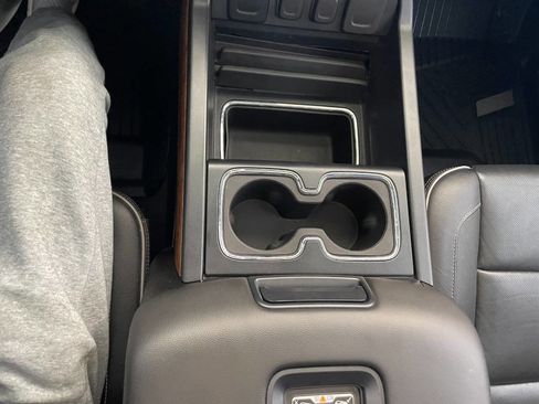 Used 2019 Chevrolet Silverado 2500 High Country image 40