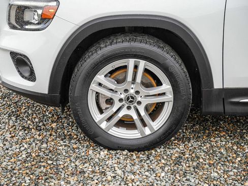 Used 2021 Mercedes-Benz GLB 250 4MATIC image 9