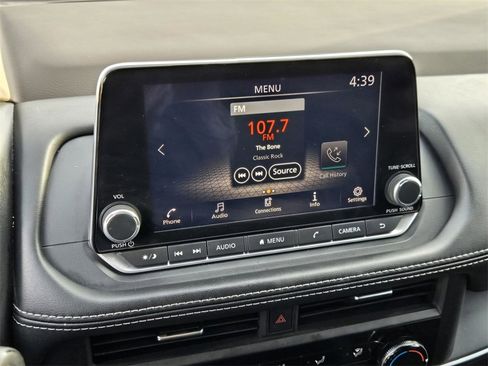 Used 2023 Nissan Rogue S image 20