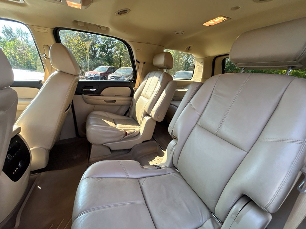 Used 2008 Chevrolet Tahoe LTZ w/ LTZ Preferred Equipment Group AWD/4WD image 27