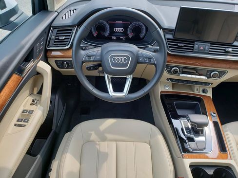Used 2023 Audi Q5 2.0T Premium Plus w/ Premium Plus Package AWD/4WD image 14