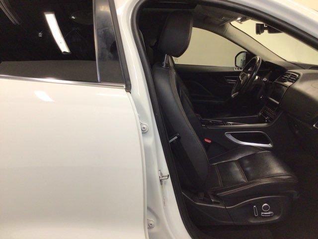 Used 2020 Jaguar F-PACE Prestige AWD/4WD image 15