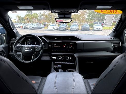 Used 2024 GMC Sierra 1500 AT4 w/ Technology Package image 4