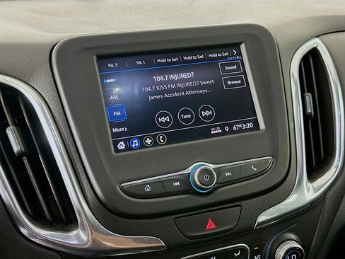 Used 2020 Chevrolet Equinox LT w/ Driver Convenience Package image 21