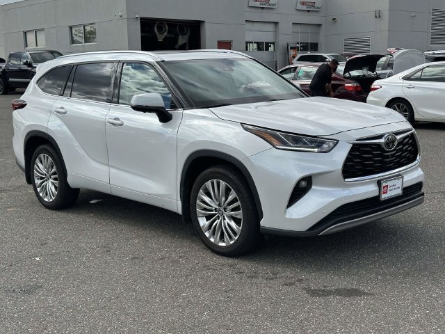 Used 2024 Toyota Highlander Platinum AWD/4WD 360° Tour