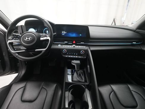 Used 2024 Hyundai Elantra Limited FWD image 5