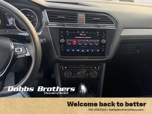 Used 2021 Volkswagen Tiguan SE w/ Panoramic Sunroof Package FWD image 28