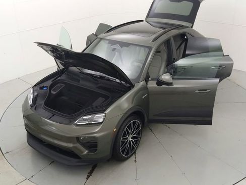 Used 2024 Porsche Macan 4 Electric image 25