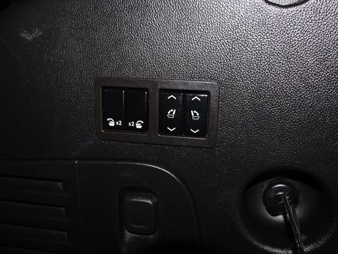 Certified 2020 Cadillac Escalade Luxury image 35