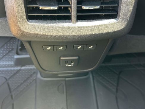 Used 2019 Chevrolet Equinox Premier FWD image 16