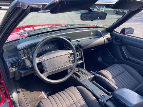 Used 1992 Ford Mustang LX image 19
