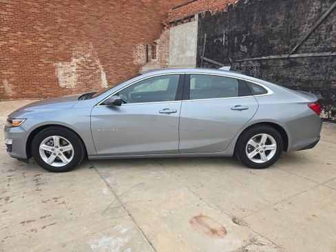Used 2024 Chevrolet Malibu LT FWD image 4
